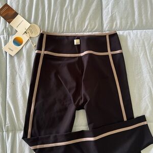 Vuori “Piper Leggings” Size Small